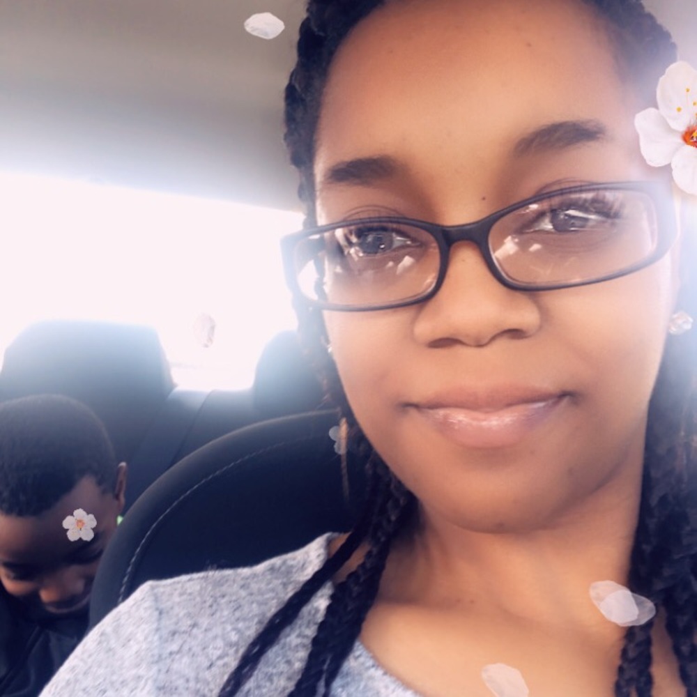 Meet your Posher, Monique